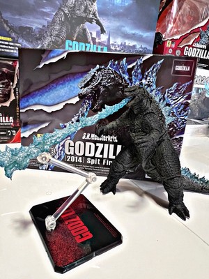 S.H.MonsterArts GODZILLA 2014 SPIT FIRE Ver Action Figure