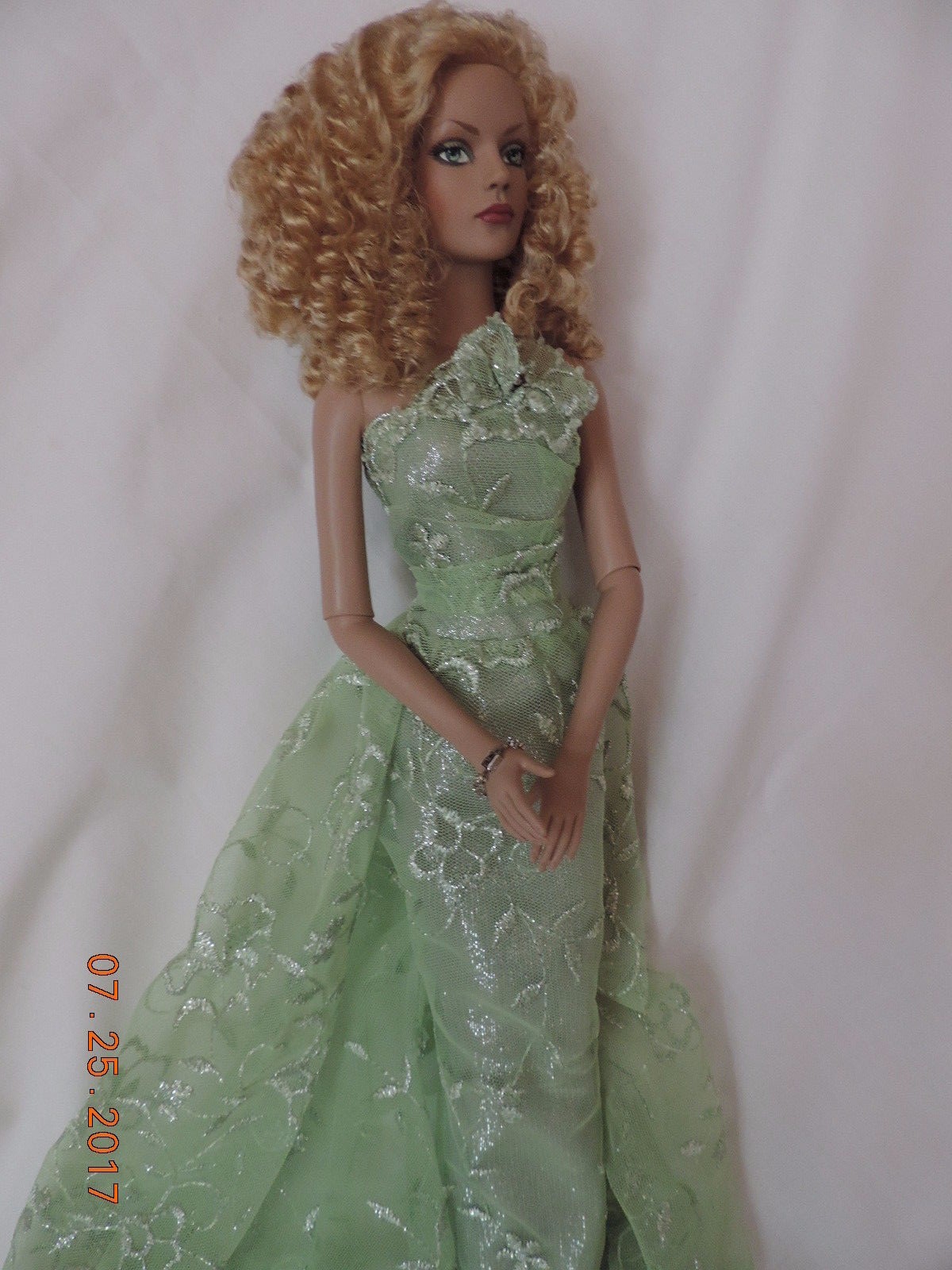 Robert Tonner Envy Doll