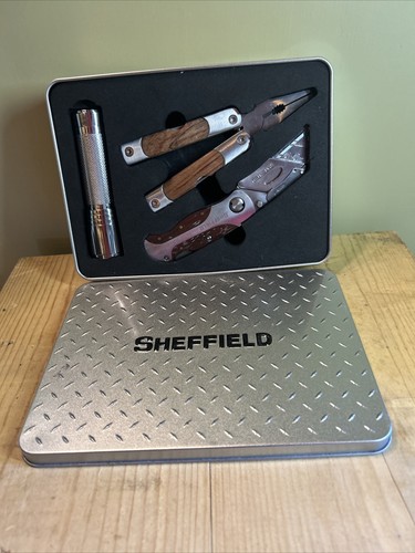 With Multi-tool Utility Knife Flashlight