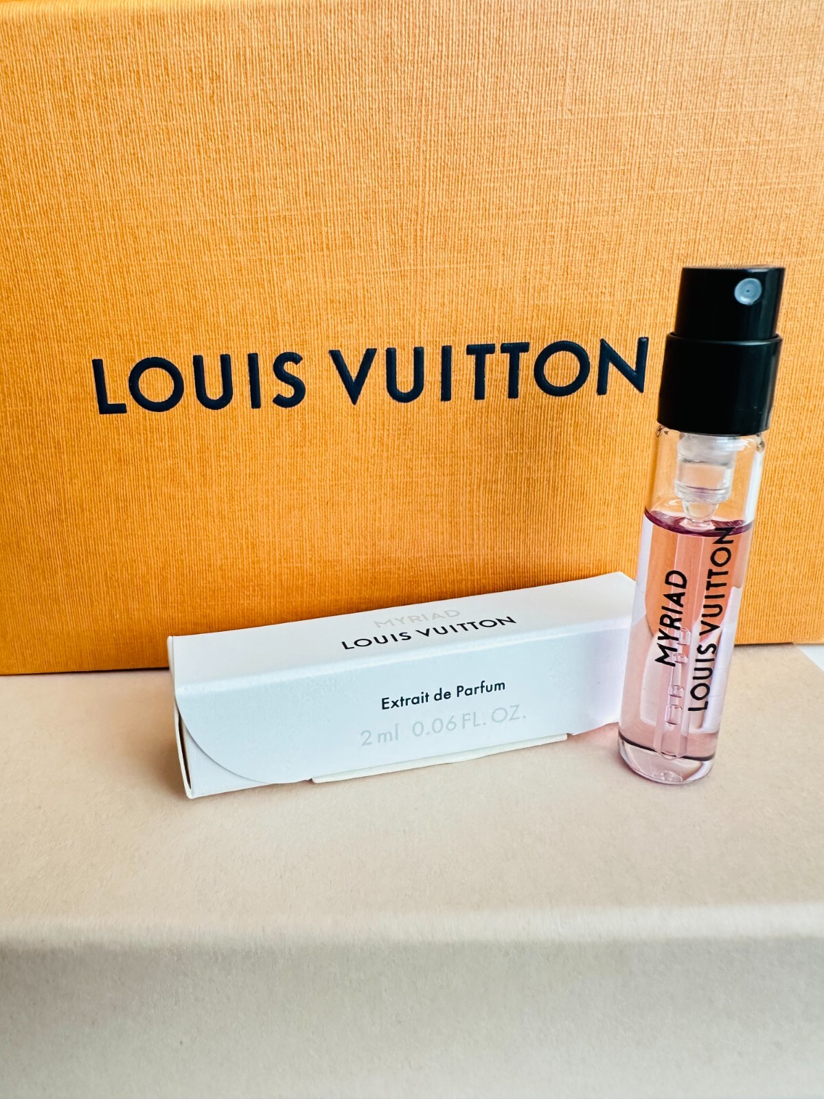 Louis Vuitton の 2ml サンプル s-l400.jpg