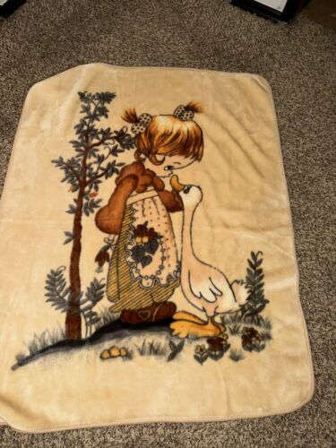 Precious Moments Girl Goose Duck  Cream Beige Clean