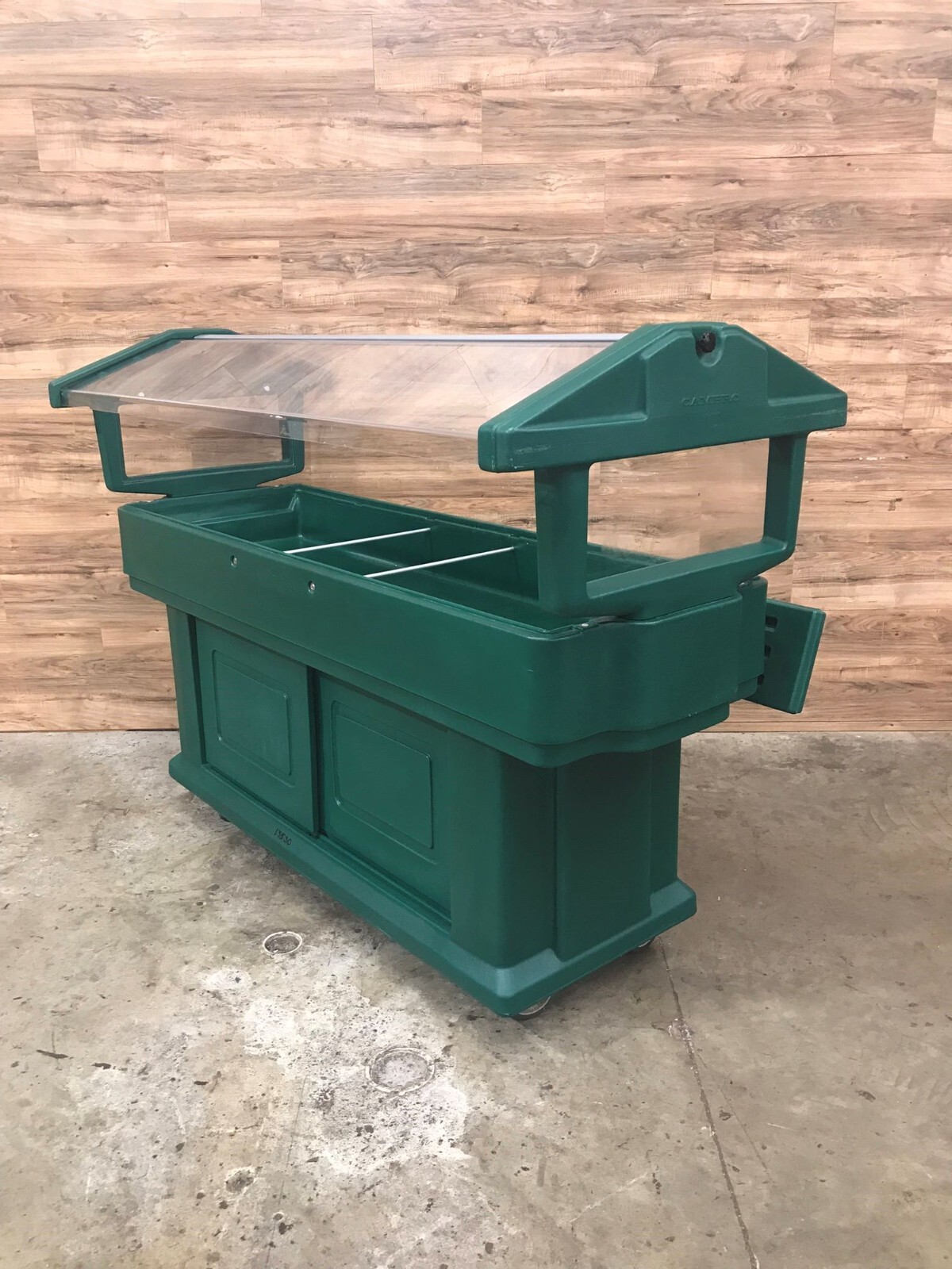 Cambro Green Table Top Food/Salad Bar w/ Sneeze Guard, Slider & Base - 70x32x53"