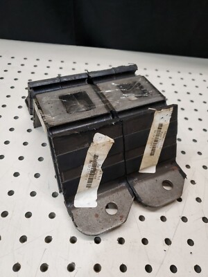 Freightliner BCD 27330 1 ENGINE MOUNT (pair)