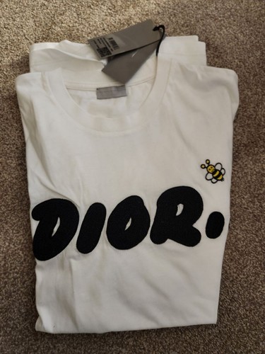 Dior × KAWS Bee tee  キッズ　Tシャツ　12歳 Dior × KAWS Bee tee キッズ Tシャツ 12歳 Deal KAWS DIOR×KAWS Bee