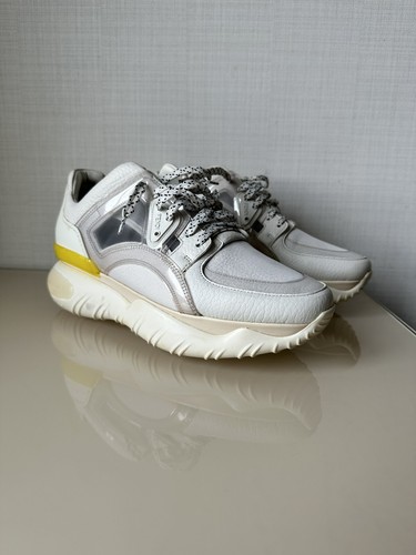 VIP【関税送料無料】希少 FENDI WHITE GREY LEATHER SNEAKERS