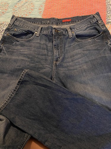 S Size 38x32 Blue Straight Fit Dark Wash Denim