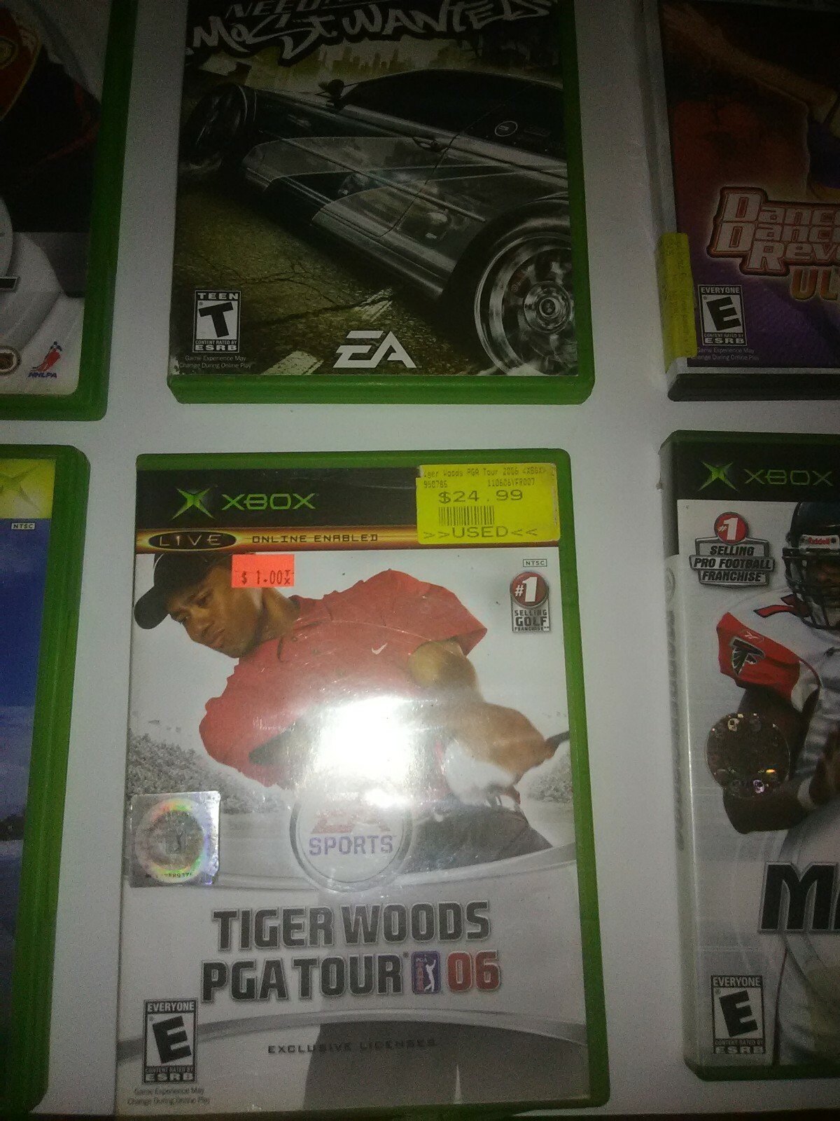XBOX 1st GENERATION  WITH 30 CLASSIC GAMES TIGER WOODS , NBA 2K ,MADDEN , ECT
