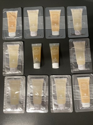 12 x Sisley Buff And Wash Nettoyant Gommant Botanical Facial Gel 2 10ml & 10 5ml