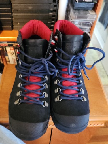 Tommy Hilfiger Corporate Outdoor Navy/Red Boot Size 8