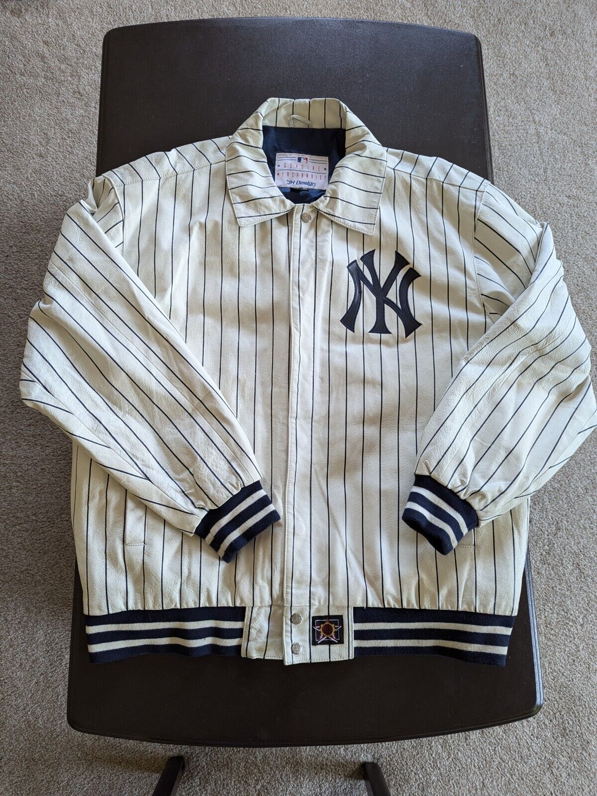 JH Design MLB New York Yankees Men's Pinstripes Leather JH Design MLB New York Yankees Men's Pinstripes Leather