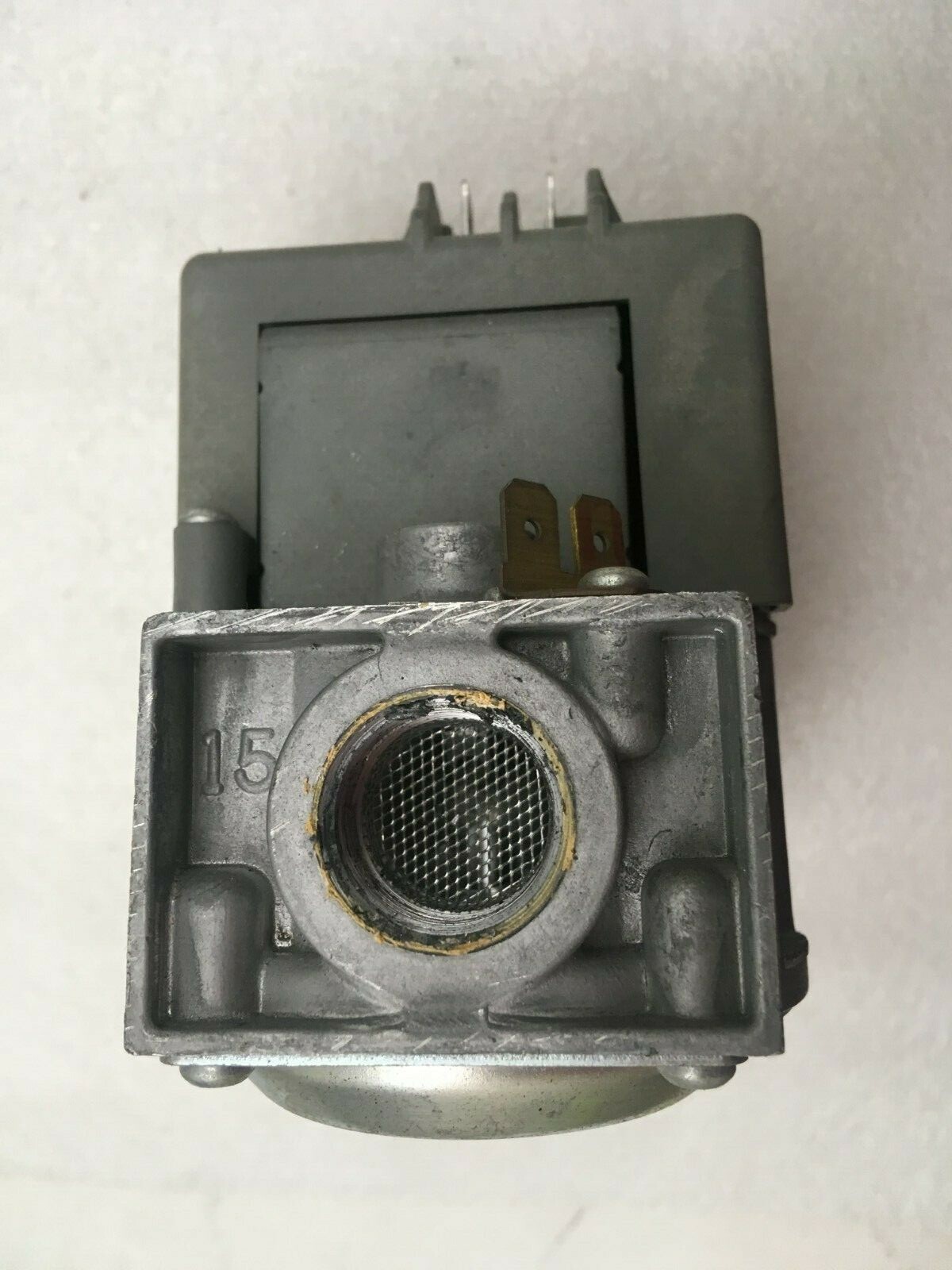 Honeywell VR8205S2395  Furnace Gas Valve 60-100394-02 used  #G79