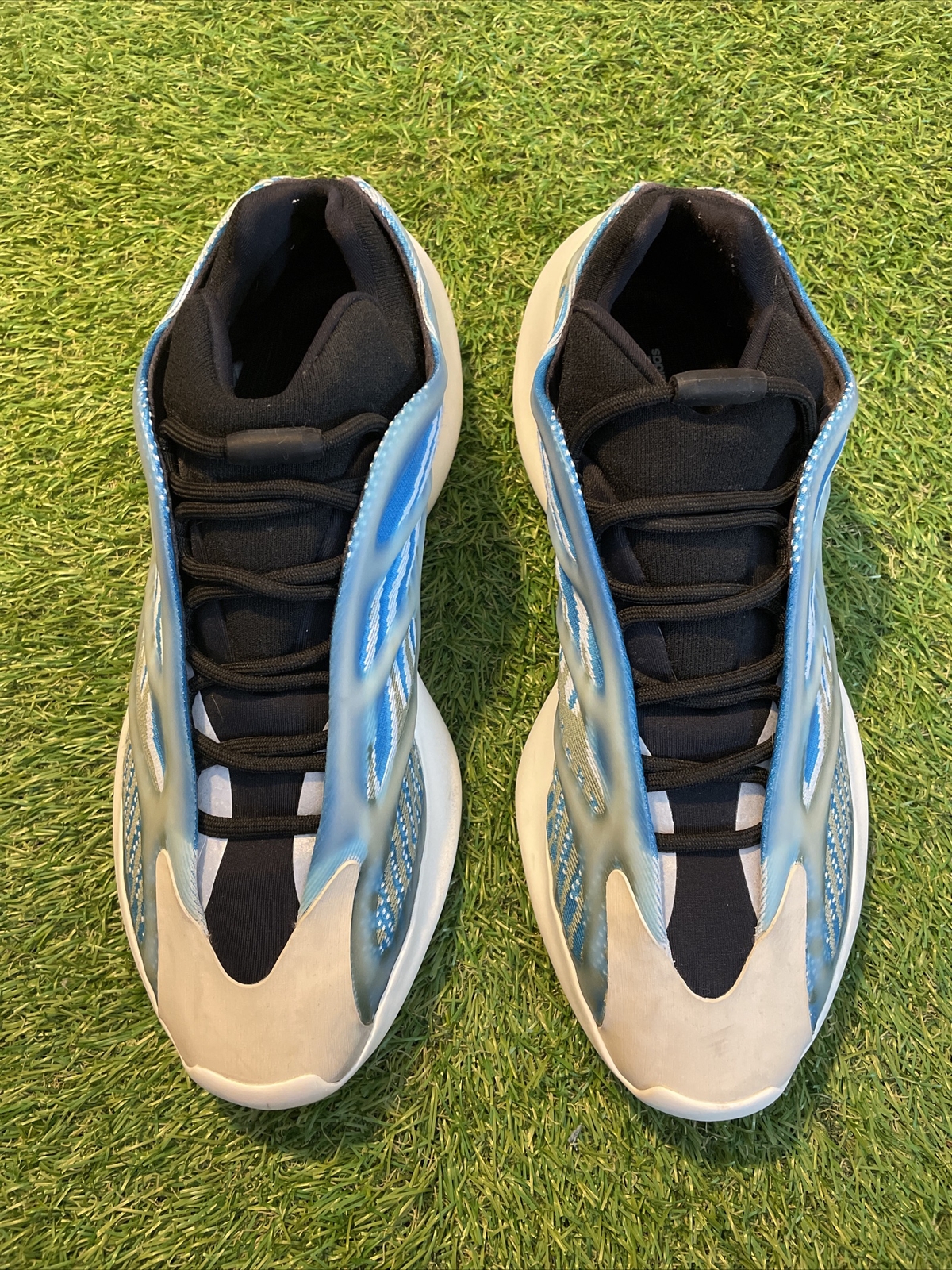 yeezy 700 v3 size 12