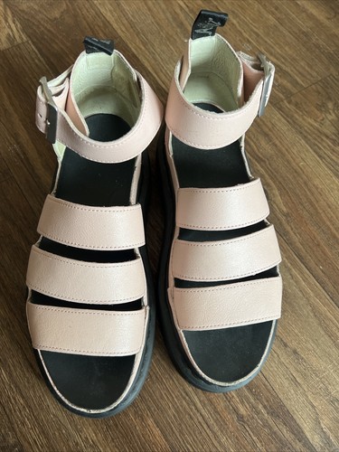 Black Dr. Martin's sandals Clarissa II size 8 Ladies!!! very Black Dr. Martin's sandals Clarissa II size 8 Ladies!!! very