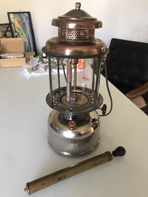 Coleman Quick Lite Lantern With Pump - Vintage USA