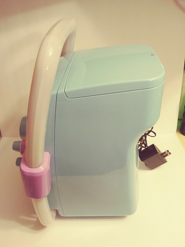 Disney Frozen Elsa & Anna Flashing Light Karaoke Machine & CD player System EUC
