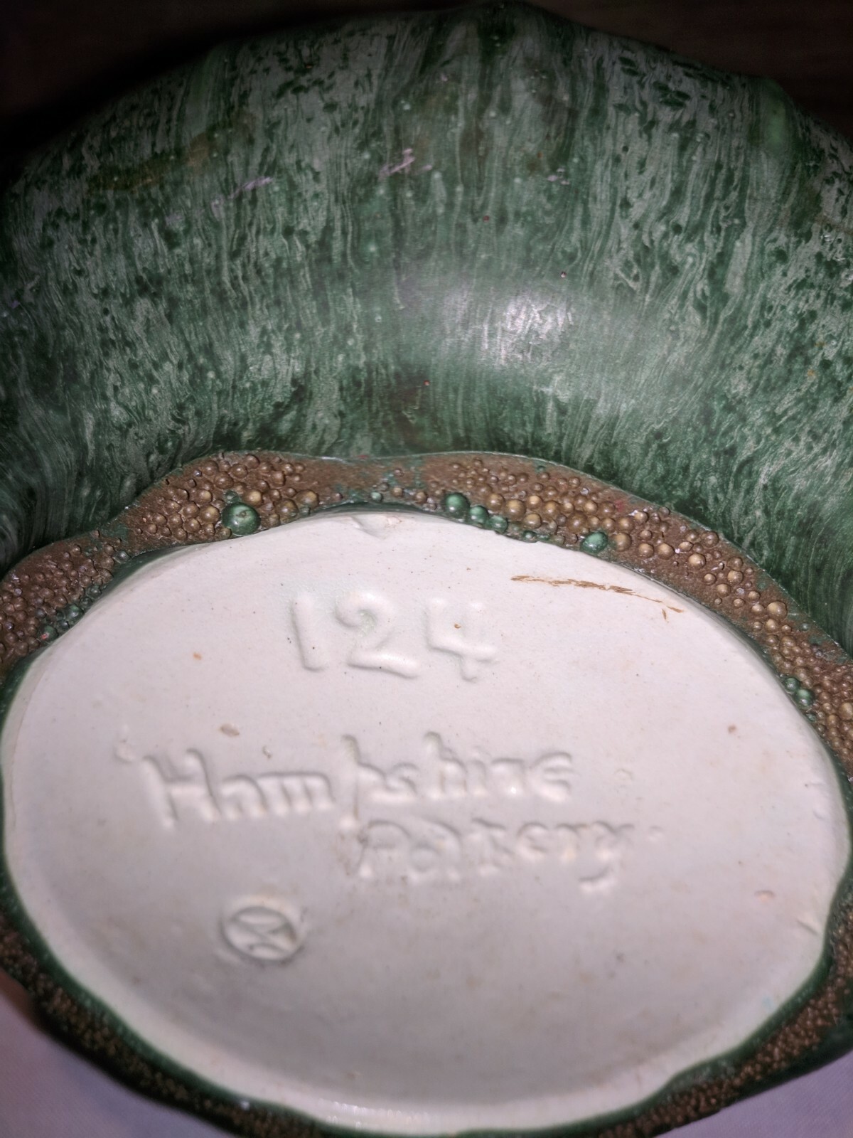 HAMPSHIRE MATTE GREEN ARTS AND CRAFTS POTTERY VASE 9 3/4