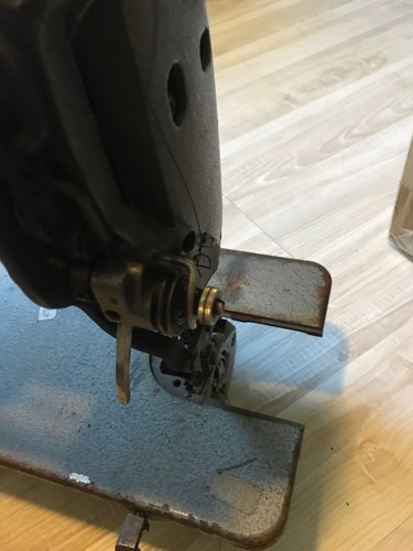 SINGER   INDUSTRIAL SEWING MACHINE