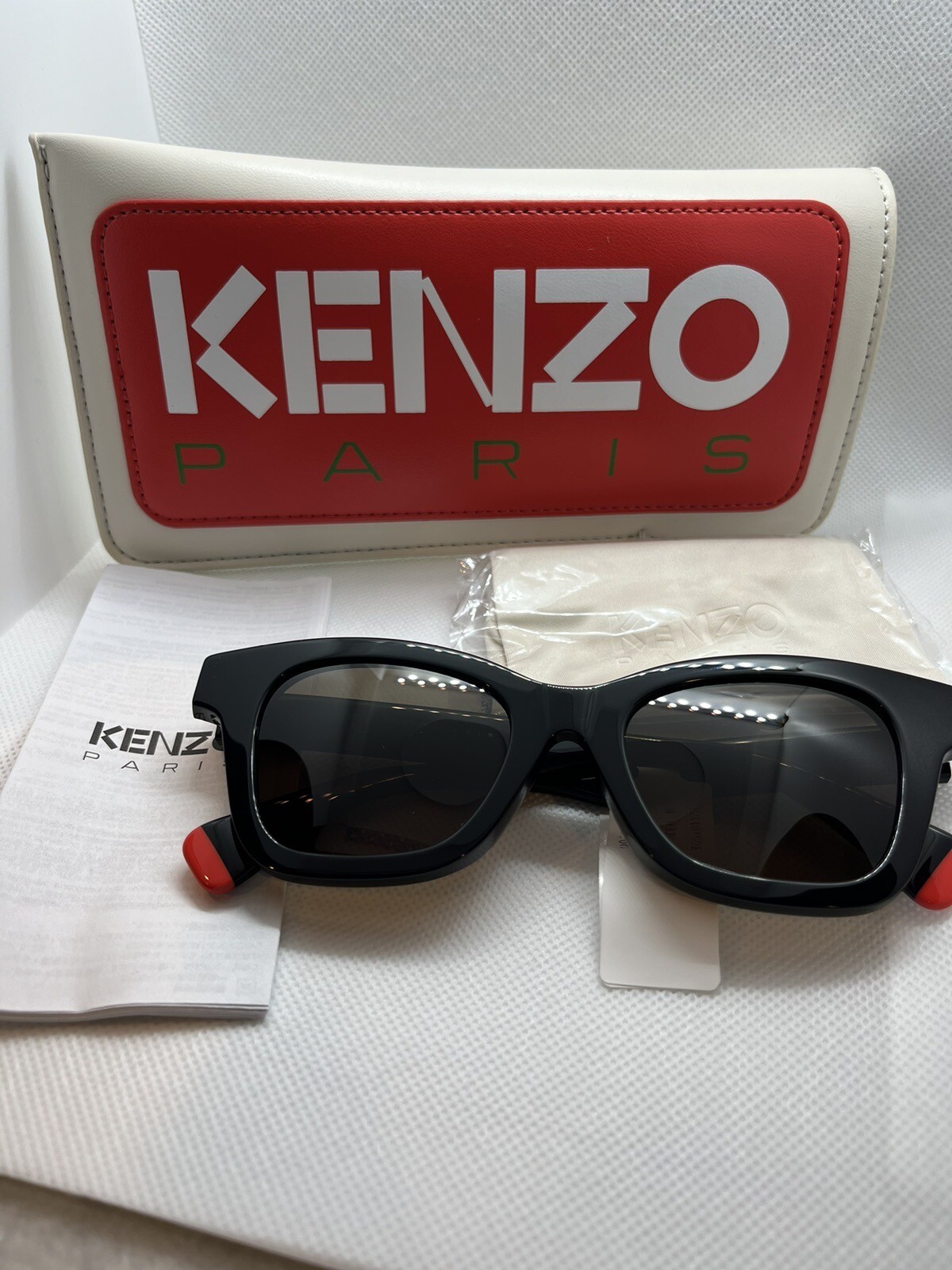 Kenzo Pink Rimless Cat-Eye Sunglasses with Black Accents Black Narrow Acetate Cat-Eye Tinted Sunglasses with Pink  main image 4