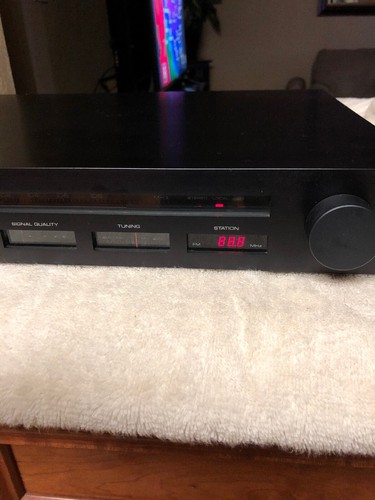 Vintage Yamaha Natural Sound FM Stereo Tuner T-2 For Part Or Not Working