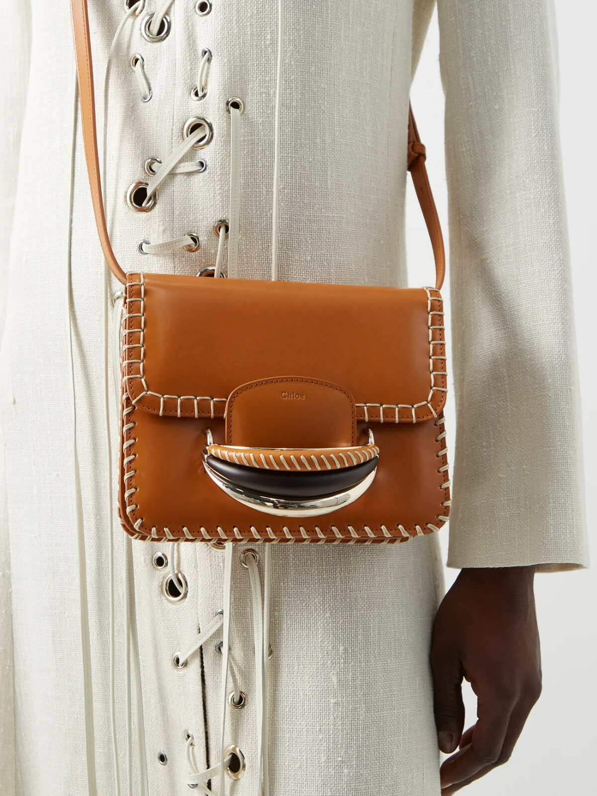 【送料&関税込】ChloAC Camel Leather Small Kattie Handbag Kattie leather crossbody bag Chloé Camel in Leather - 47401965