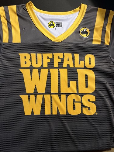 Buffalo Wild Wings Employee Uniform Jersey 82 Shirt Server