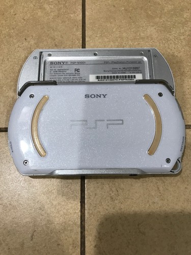 Sony Playstation PSP Go White 16GB PSP-N1001 TESTED China UMD Portable Works PS