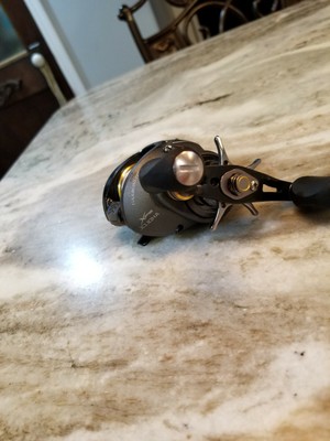 bass pro johnny morris baitcaster