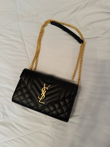 ショルダーバッグ・ポシェット Saint Laurent Black Leather Medium Envelope Crossbody Bag Saint Laurent Envelope Medium Chain Bag in Mix Matelassé