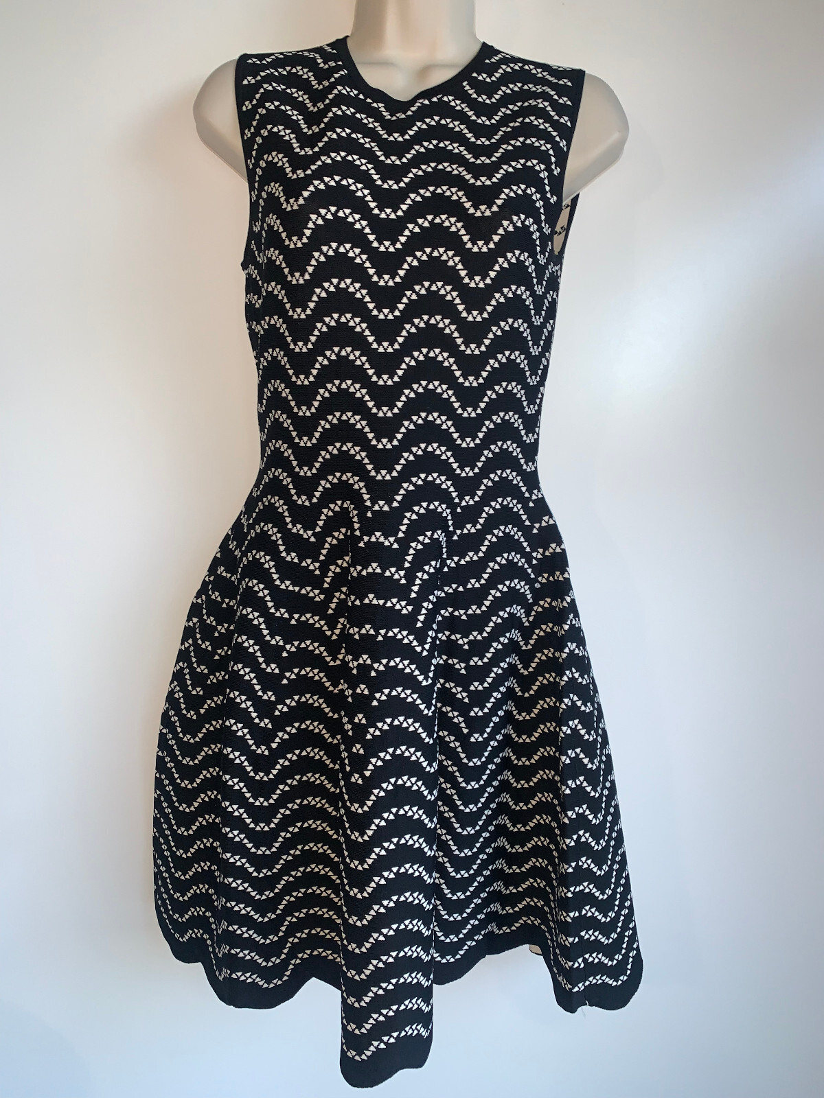 TED BAKERブラックドレス NWT $315 TED BAKER Bryena Black & White Jacquard Fit & Flare