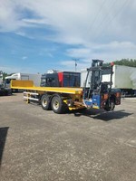 Urban 32 foot flat trailer Moffet kit twist locks Other