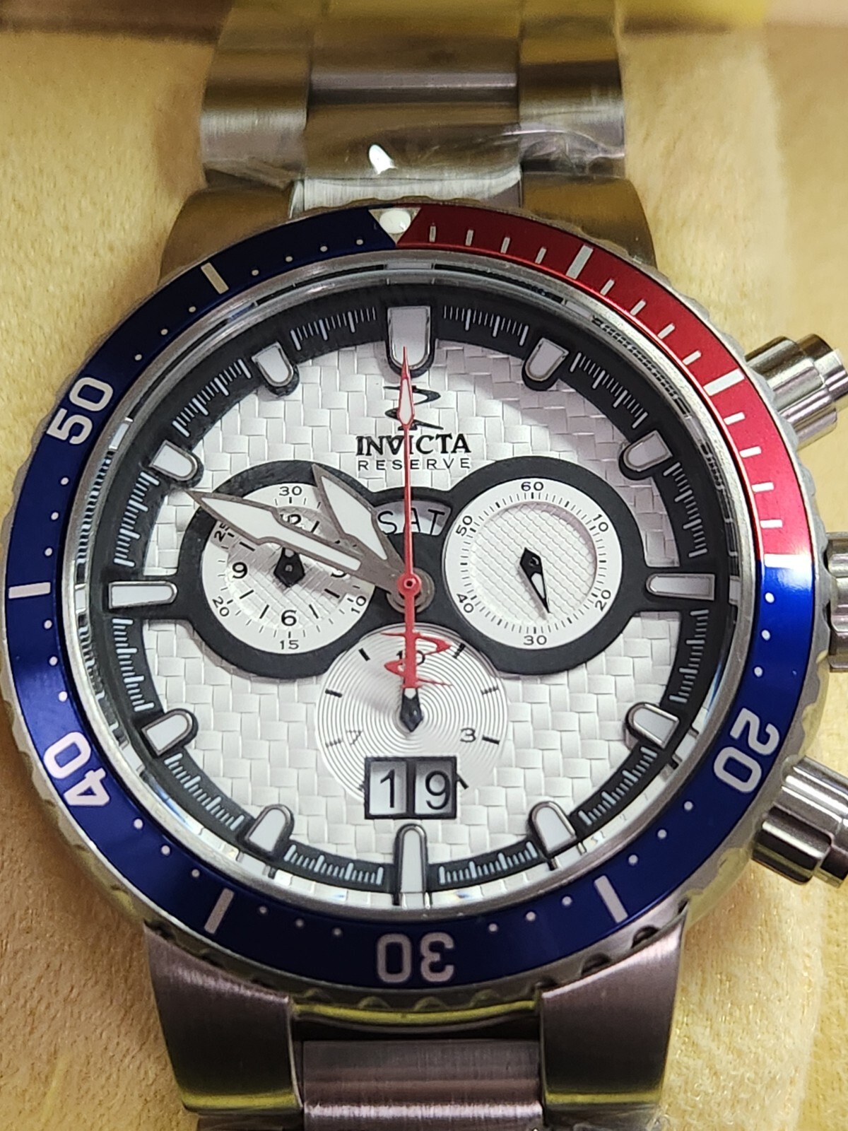 Pre-owned Invicta Reserve Pepsi Bezel Watch, Swiss Quartz Movement Ronda 5050.c, 47mm