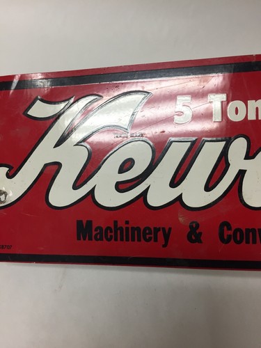 VINTAGE METAL KEWANEE FARM EQUIPMENT MACHINERY IMPLEMENT SIGN