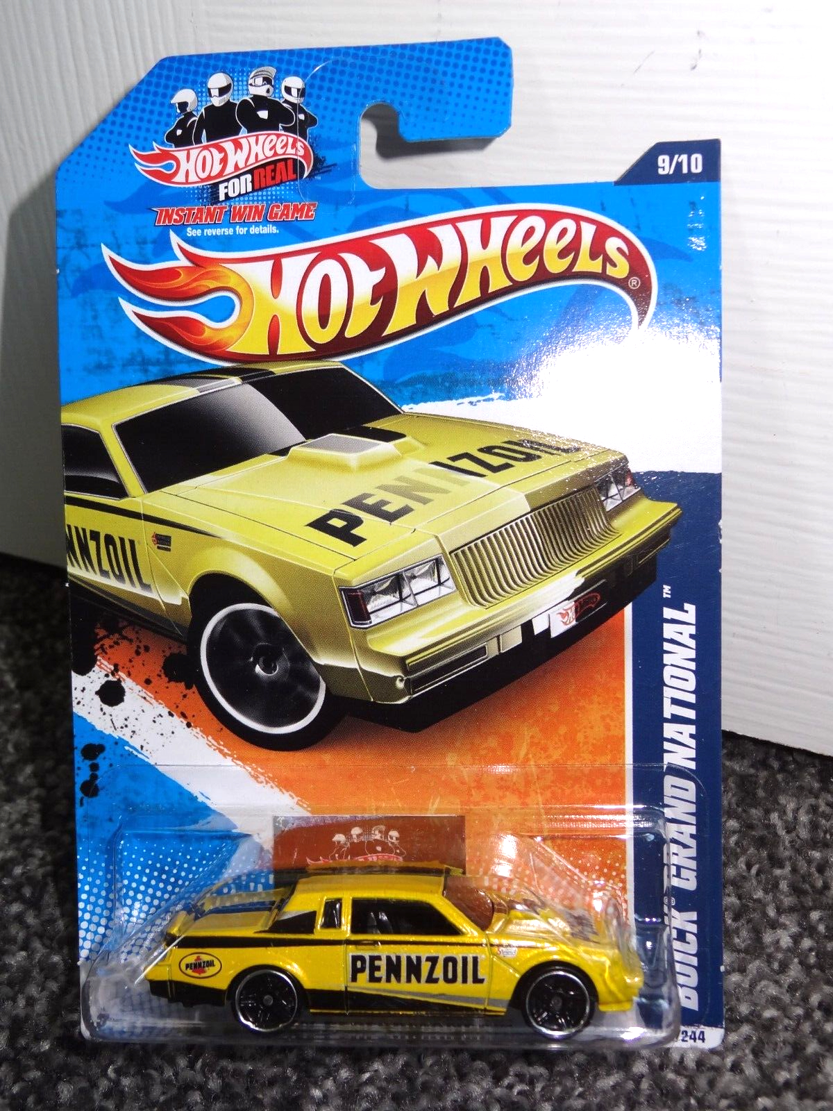 Performance #9/10 Yellow New 1:64
