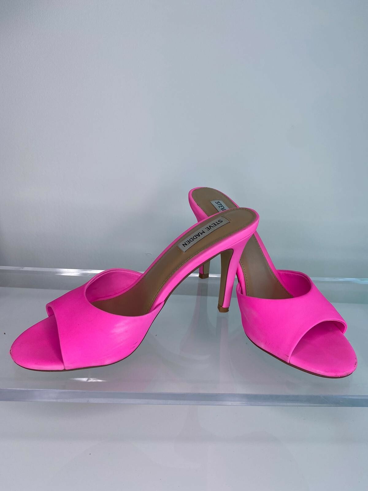 neon pink steve madden heels