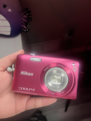 Nikon COOLPIX S3300 Strawberry Pink 6x Zoom 16.0MP Digital Nikon COOLPIX S3300 Strawberry Pink 6x Zoom 16.0MP Digital