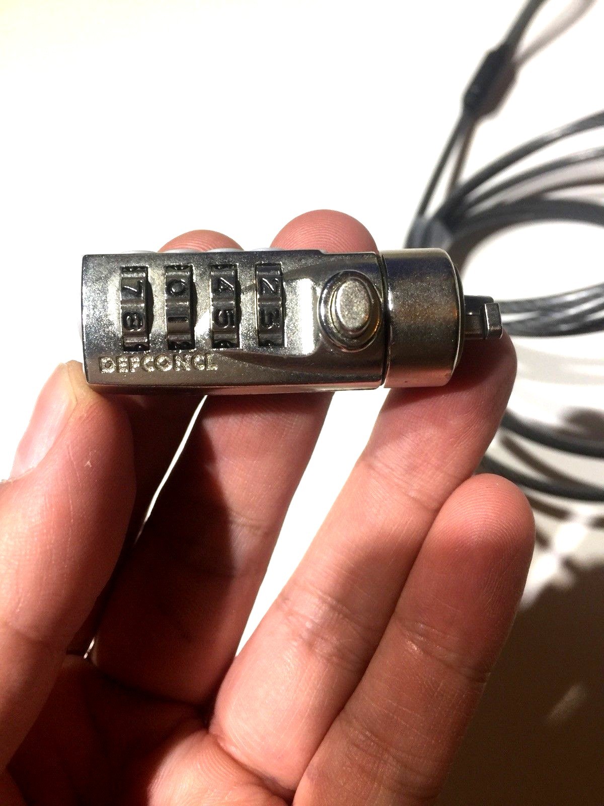 Laptop Lock Targus Defcon Cl Passcode 6 ft Cable 1st Owner Great Condition!