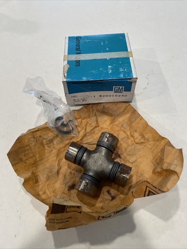 New GM 26015249 Universal U Joint 1985-88 Blazer Jimmy 1987