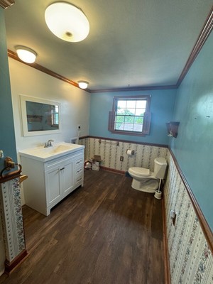 image 5 of interior
