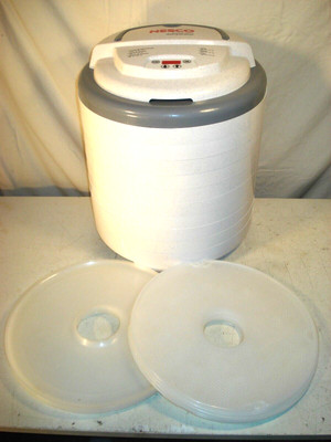 NESCO 9 TRAY FOOD & JERKY DEHYDRATOR - NEVER USED