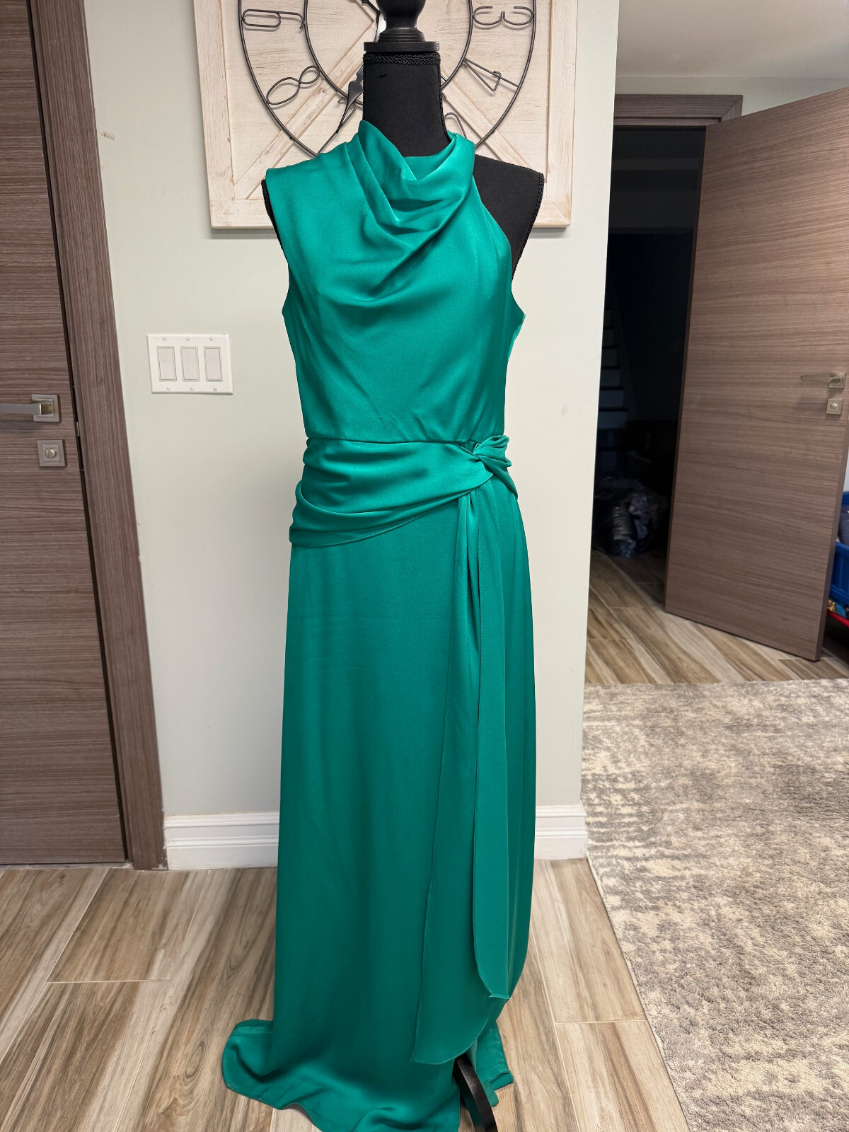 BCBGMAXAZRIA Green Draped Halter Evening Gown Size 6 Elegant
