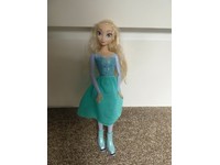 skating elsa doll