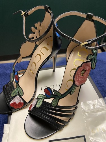 イタリア製 GUCCI Bow strap キャミソール トップス 36 黒 GUCCI Patent Crystal GG Bow Sadie Spike Ankle Strap d'Orsay