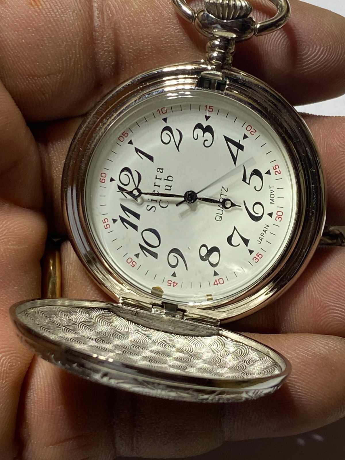 その他 Analogue Pocket Silver Silver version has a structured plastic surface? : r
