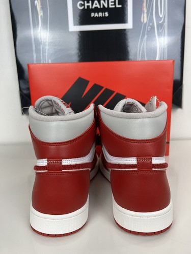 Pre-owned Jordan W Air  1 Retro Hi Og Varsity Red Sail Dj4891-061 Women's Sz 10/ Men's 8.5