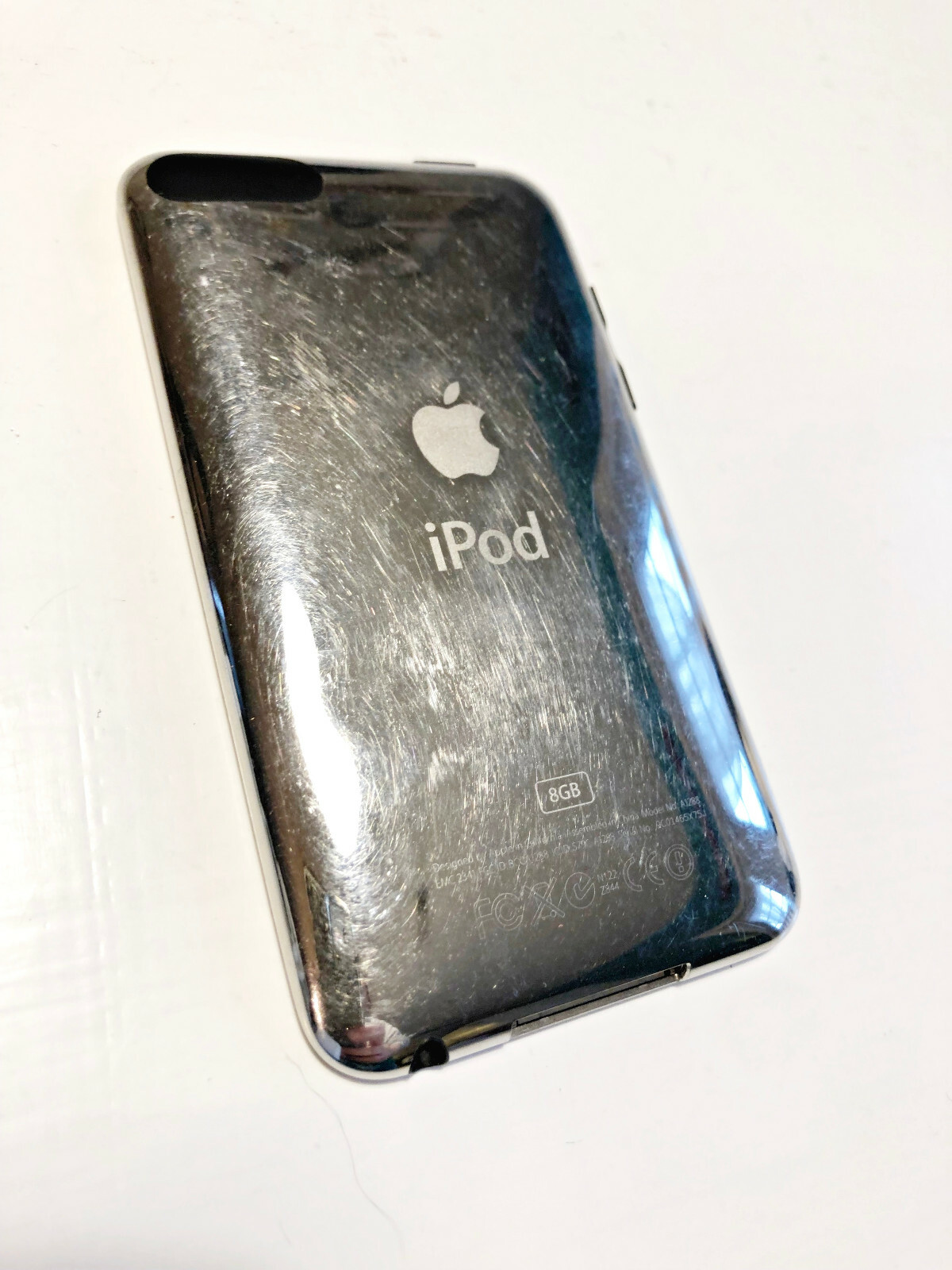 Apple 8GB iPod Touch - 2nd Generation - Black - MC086LL / A1288