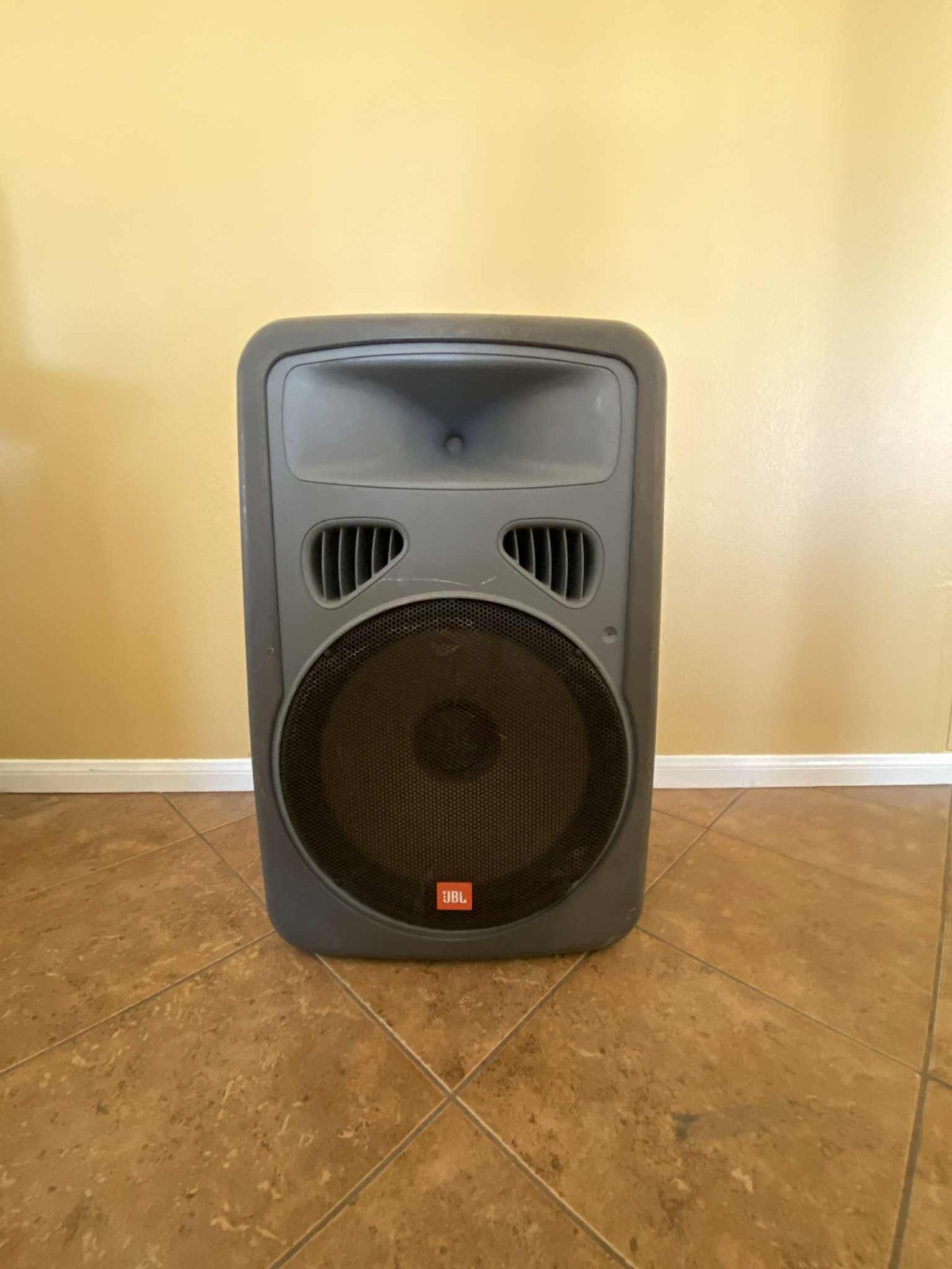 JBL Eon 15P-1 EON15P-1 Powered Speaker Grey | eBay