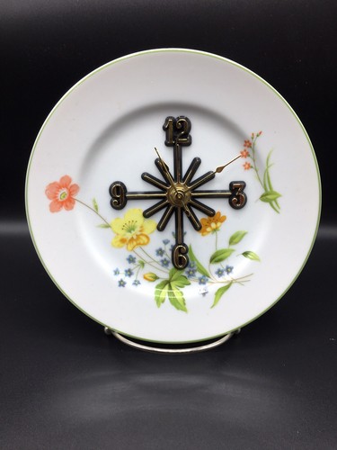 Gorgeous Morning Glory Floral Adorable 7 3/4 Inch Clock !!