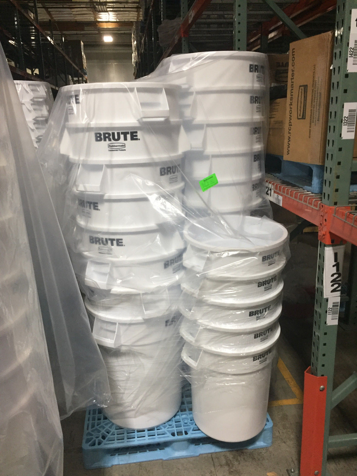 Rubbermaid Brute Trash Cans, 300+. Looking for Swift Sale, please advise.