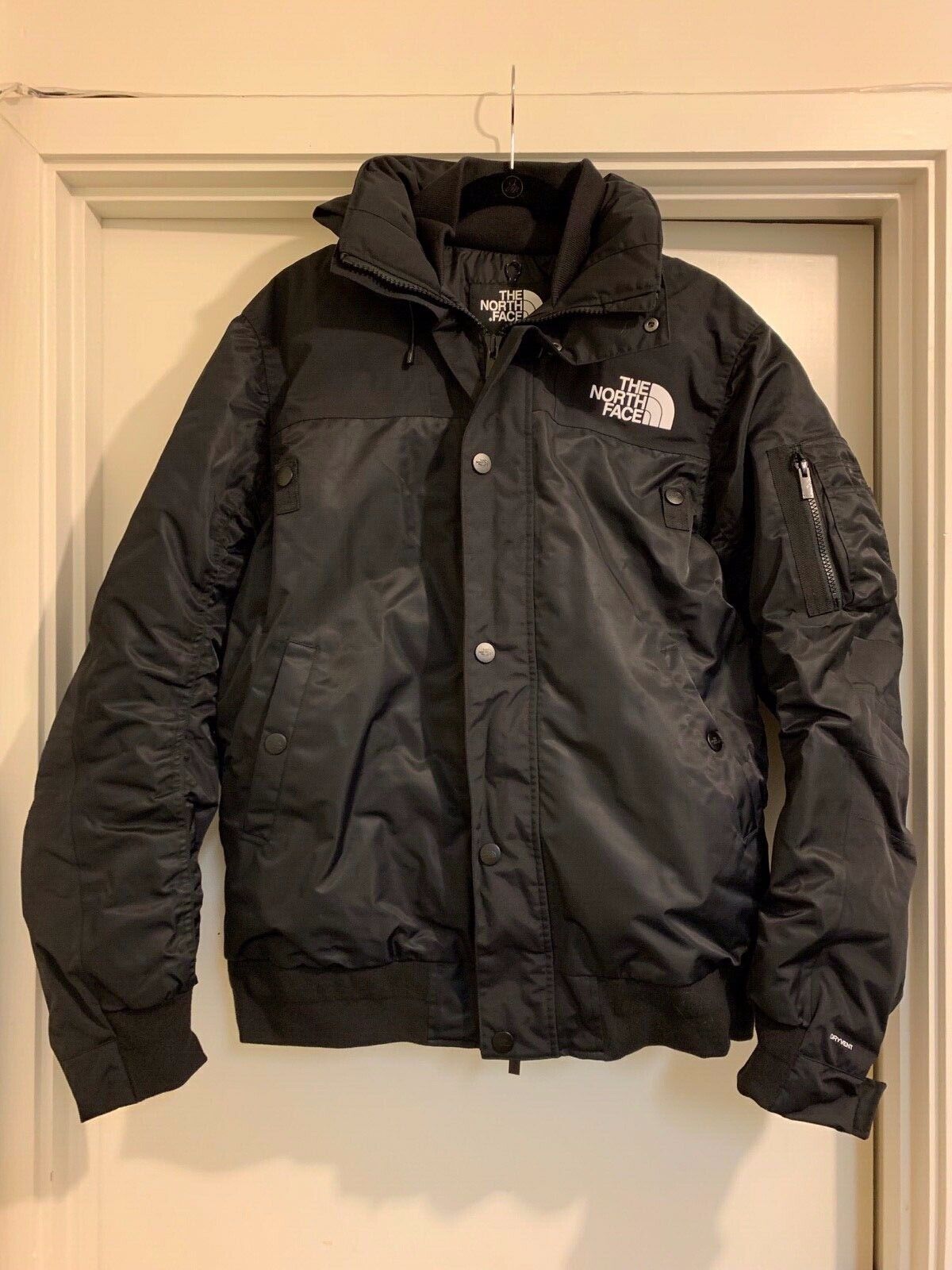 RARE Sacai x The North Face Bomber Parka Brand New DSM RARE Sacai x The North Face Bomber Parka Brand New DSM