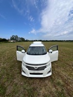 Nissan Elgrand 2013 2.4 petrol Automatic  7 seater Touch screens with Bluetooth